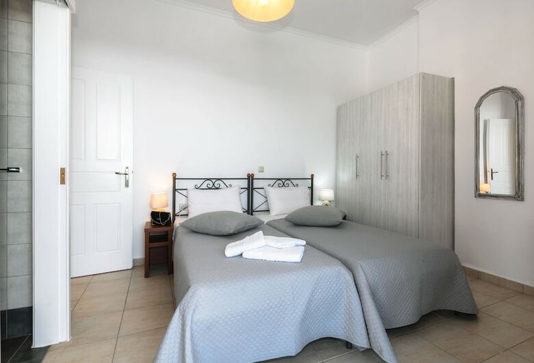 Alonaki Apartments