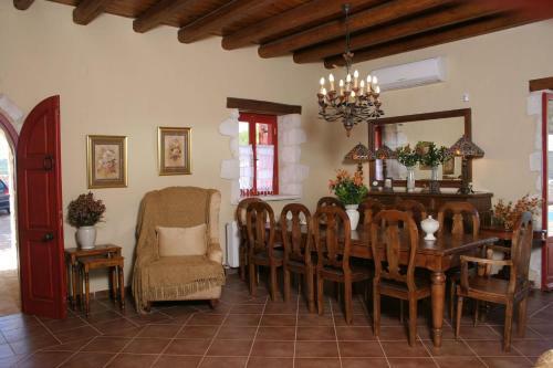 Villa Aresti Mountain Resort