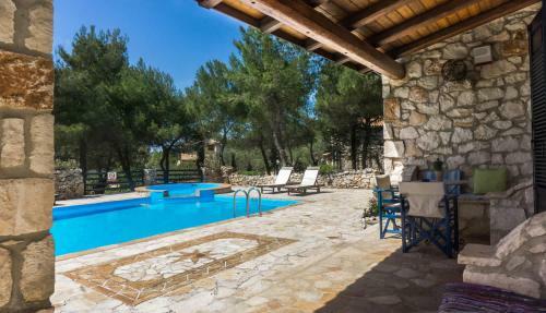 Villa Aresti Mountain Resort