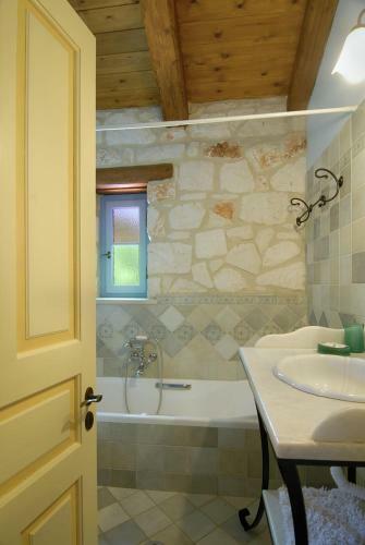 Villa Aresti Mountain Resort