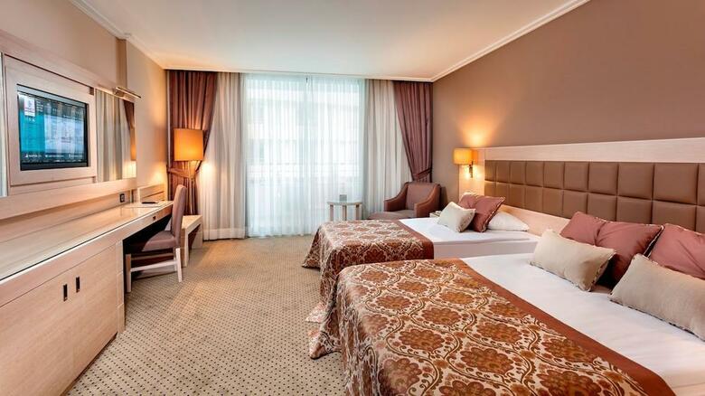 Hotel Miracle Resort