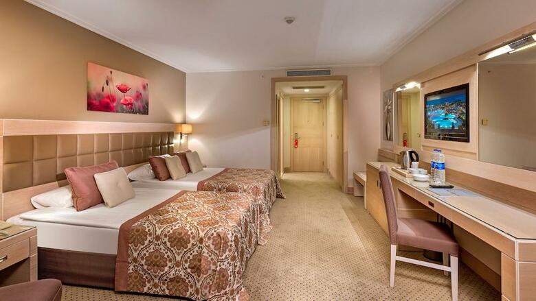 Hotel Miracle Resort
