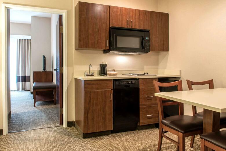 Hotel Comfort Suites