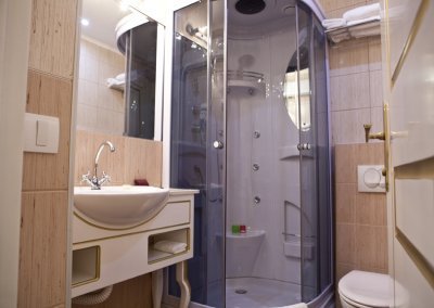 Queen Astoria Design Hotel