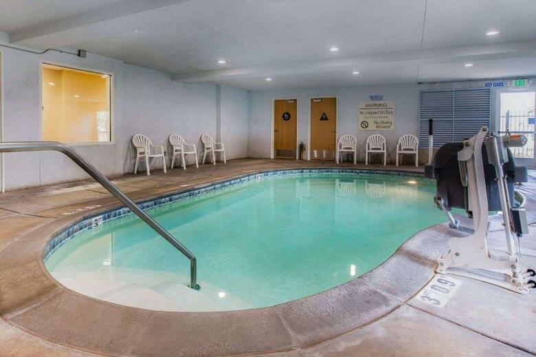 Hotel Comfort Suites