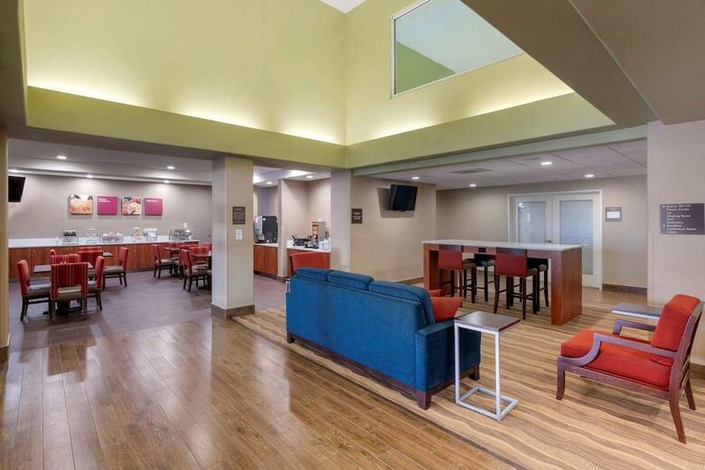 Hotel Comfort Suites