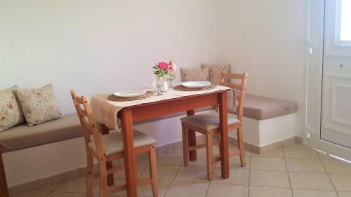 Andrielos Apartments