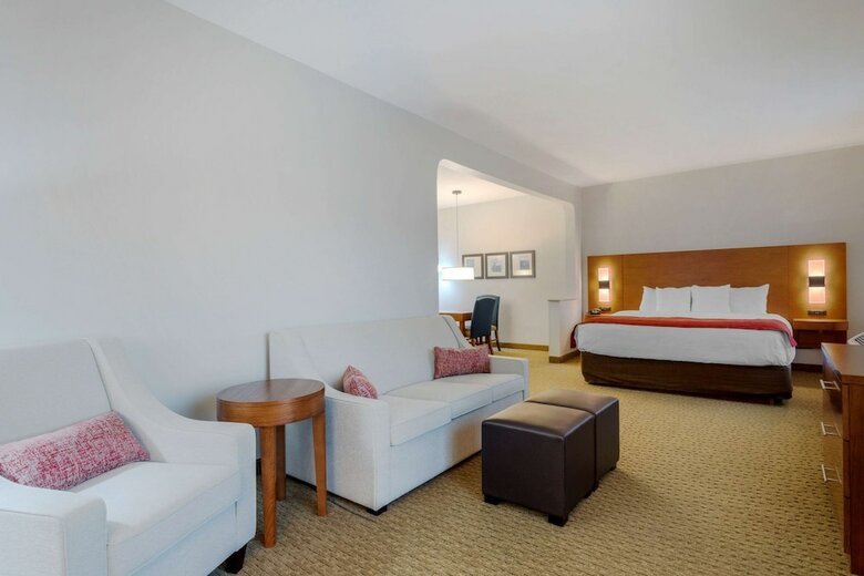 Hotel Comfort Suites