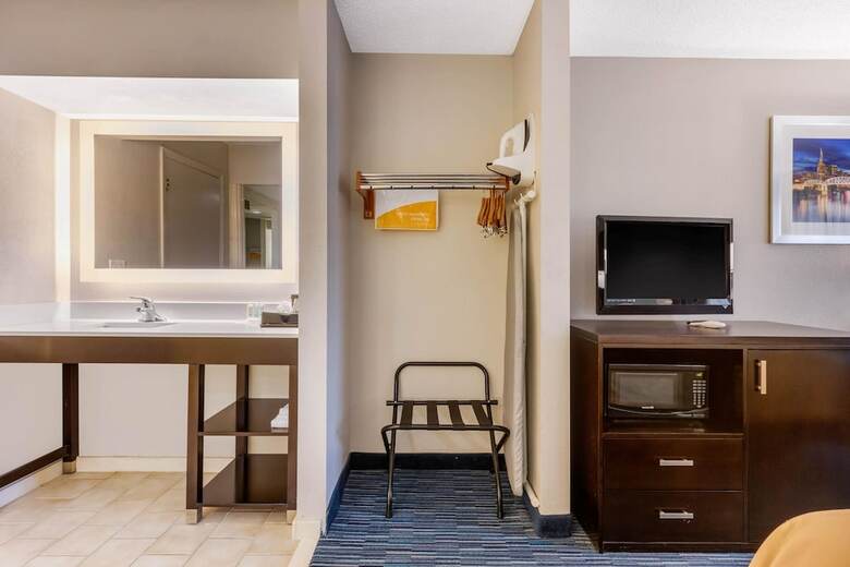 Hotel Comfort Inn