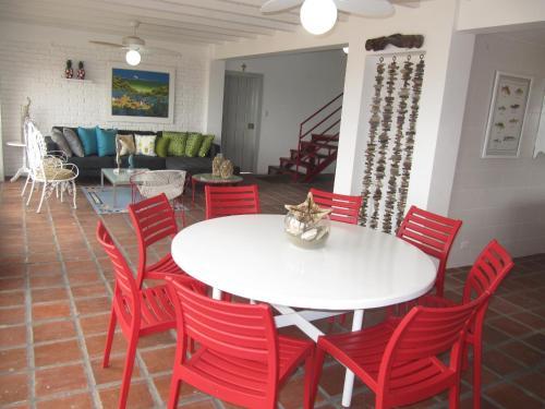 Chatet Suizo Al Pie Del Mar