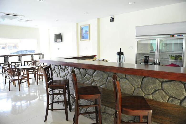Hotel Hallmark Inn