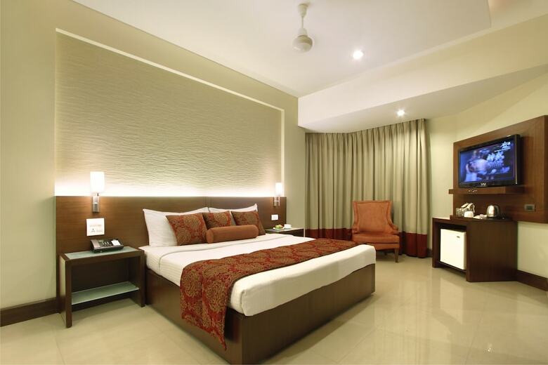 Hotel Express Towers