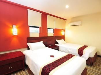Hallmark Hotel