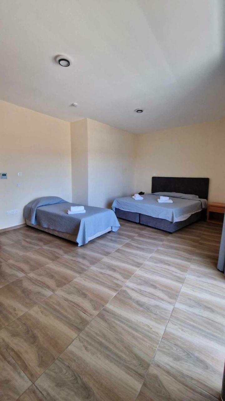 Moniatis Hotel