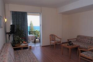 Pier Beach Aparthotel