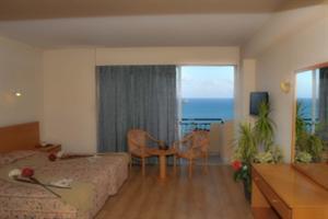 Pier Beach Aparthotel
