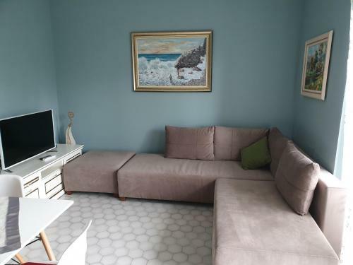 Idi's Apartment