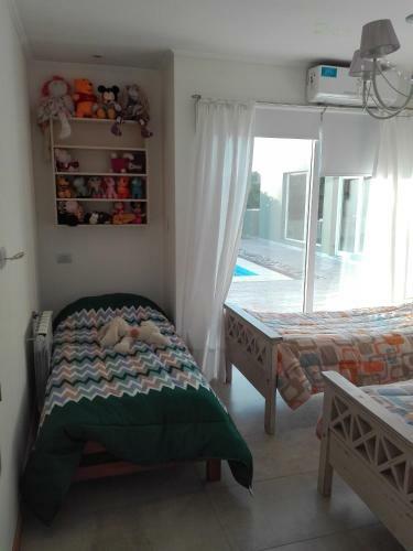 Casa En Club De Campo. Parque Y Pileta.
