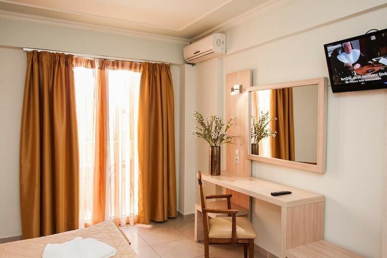 Zante Plaza Hotel & Apartments