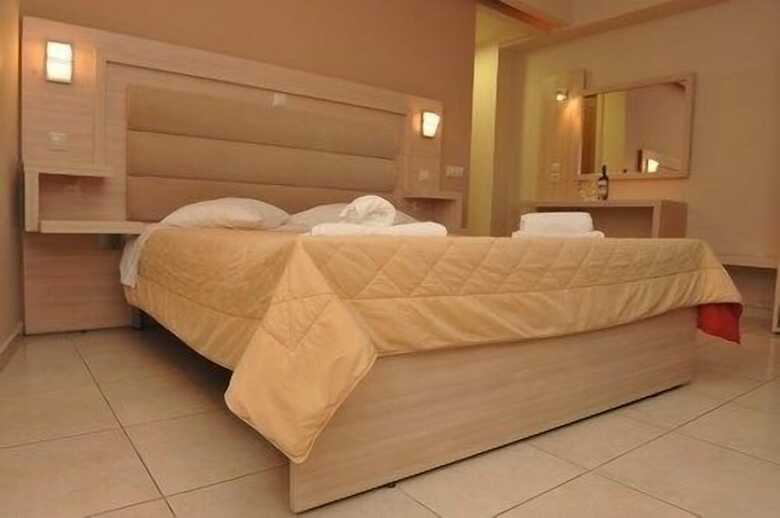 Zante Plaza Hotel & Apartments