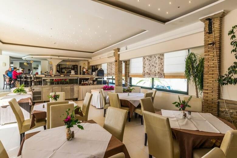 Zante Plaza Hotel & Apartments