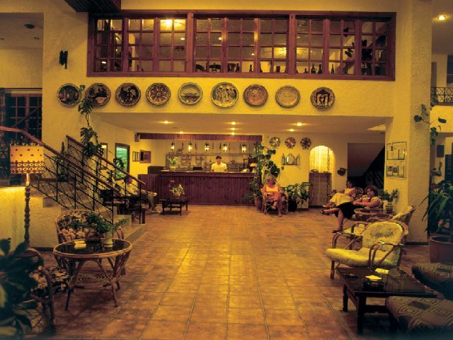 Oasis Hotel & Bungalows