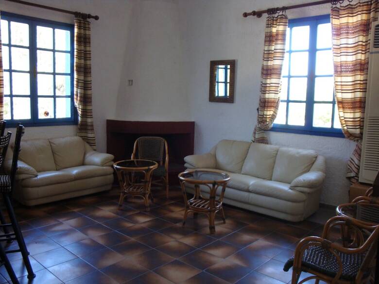 Oasis Hotel & Bungalows