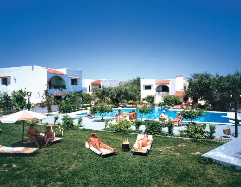 Oasis Hotel & Bungalows