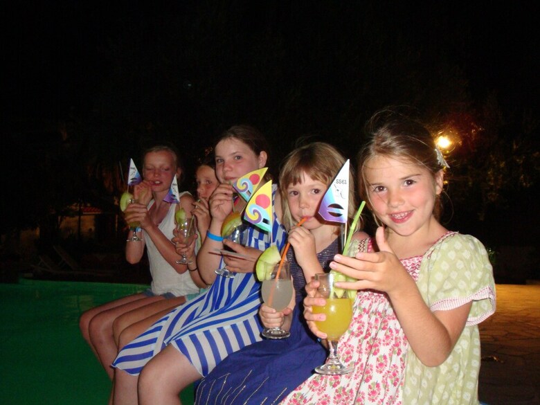 Oasis Hotel & Bungalows