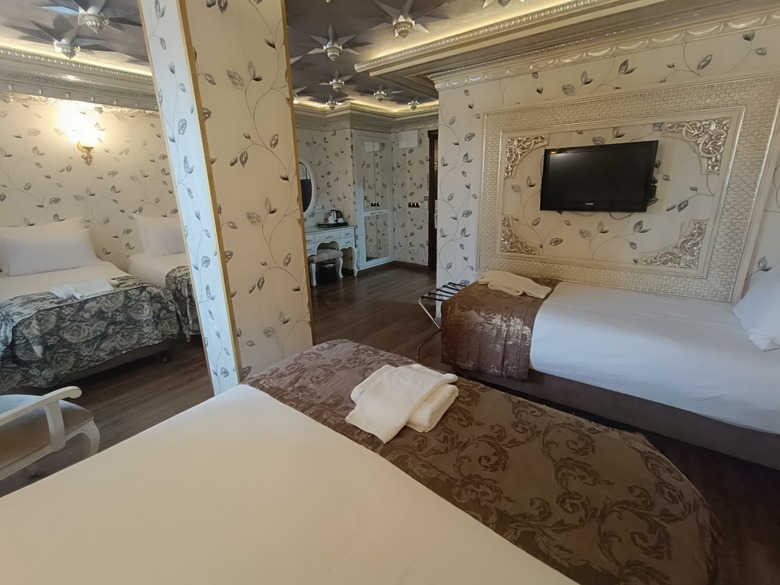 Golden Horn Hotel