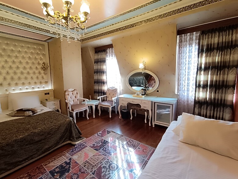 Golden Horn Hotel