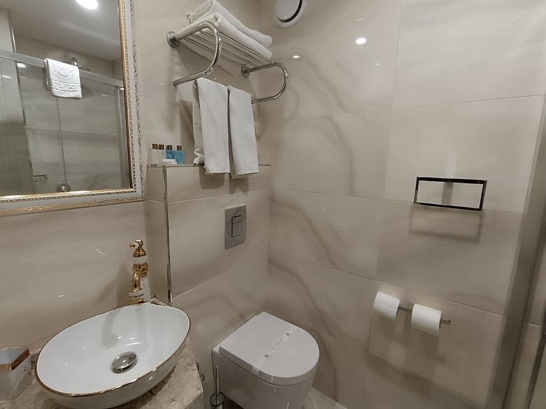 Golden Horn Hotel