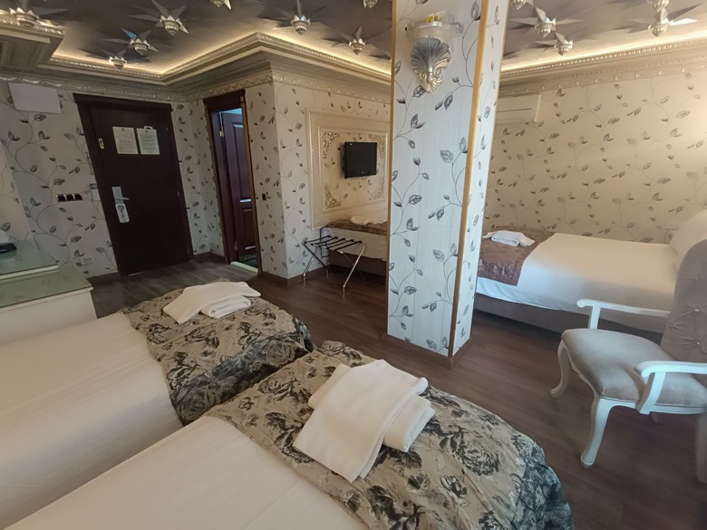 Golden Horn Hotel