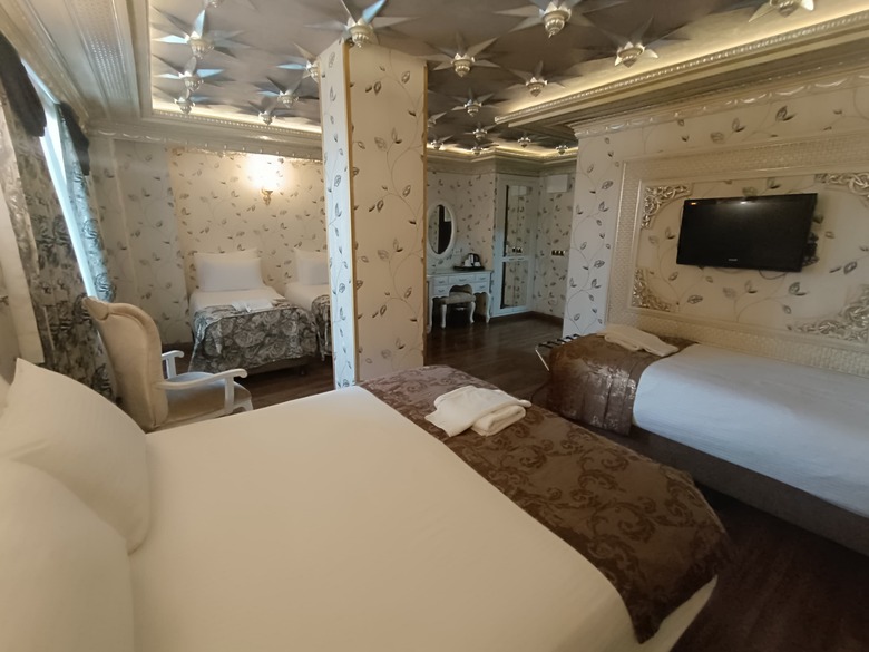 Golden Horn Hotel