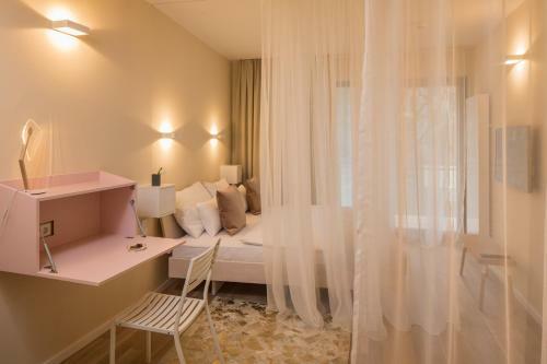 Gapsite Hotel