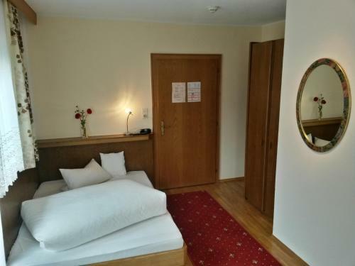 Posada Gasthof Pension Traube