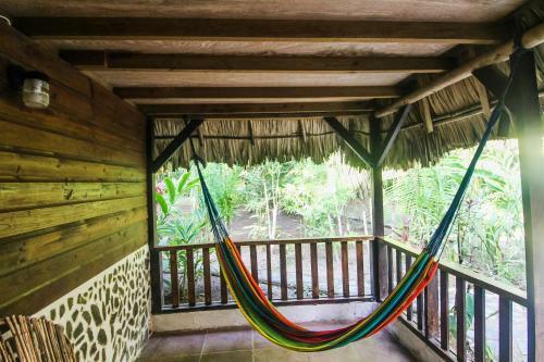 Hotel Cohune Palms River Cabanas
