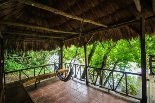 Hotel Cohune Palms River Cabanas