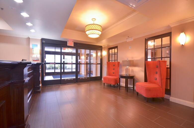 Holiday Inn Express Hotel & Suites Pine Bluff/pines Mall