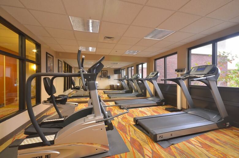 Holiday Inn Express Hotel & Suites Pine Bluff/pines Mall