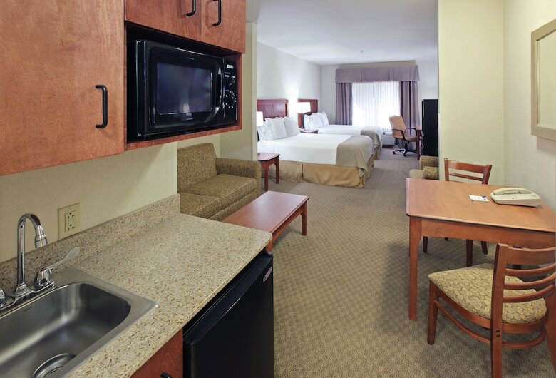 Holiday Inn Express Hotel & Suites Pine Bluff/pines Mall
