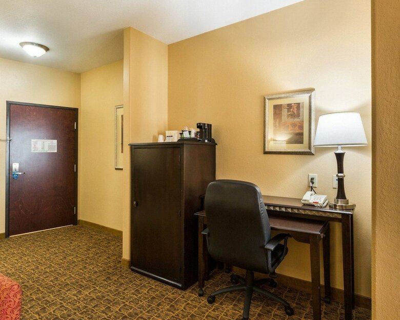 Hotel Comfort Suites Pearland - South Houston