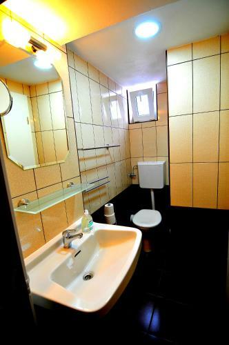 Hostal Pension Rote Rosen