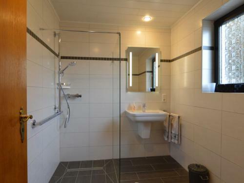 Apartment Grun