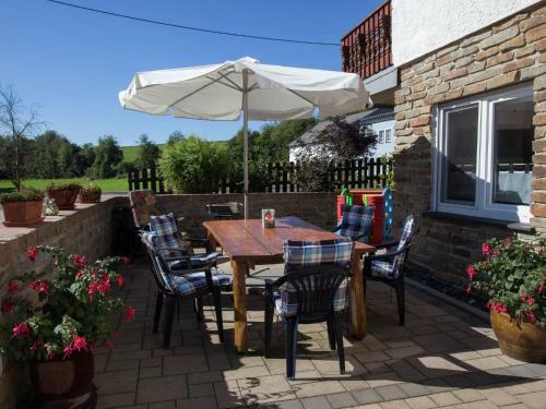 Apartment In Halenfeld With Terrace, Garden, Bbq, Heating