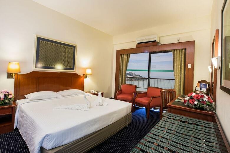 Hotel Rainbow Paradise Beach Resort