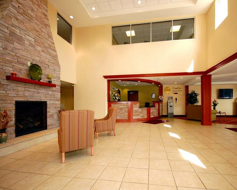 Hotel Comfort Inn & Suites