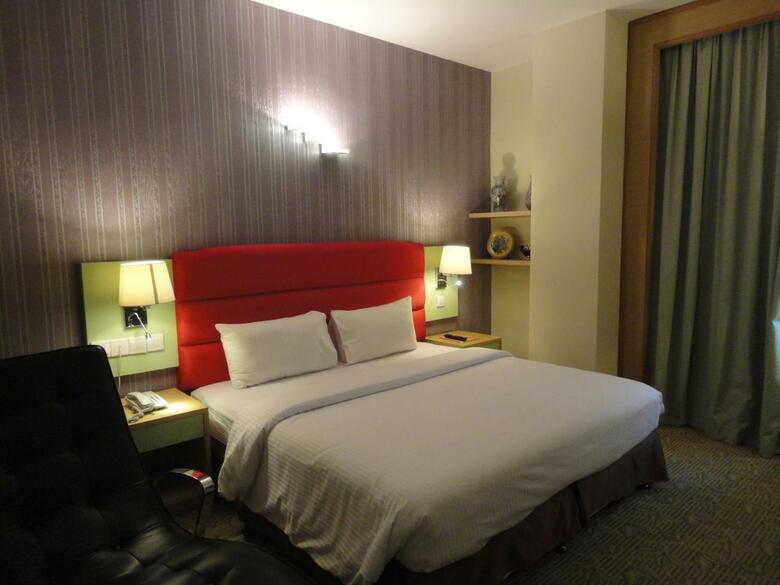 El Pavilion Hotel