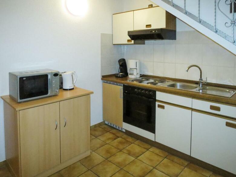 Apartment Dreser