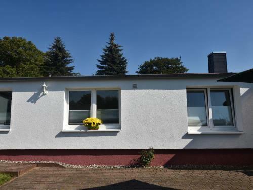 Beautiful Bungalow In Kropelin With Garden